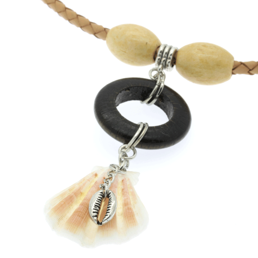 colar com concha natural e búzio metálico