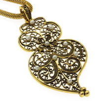 Colar bronze com coração de Viana