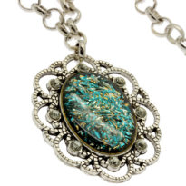 Colar com pendente azul brilhante