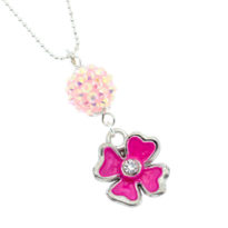 Colar com pendente flor rosa