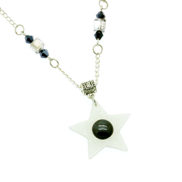 Colar com estrela brilhante