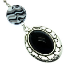 Brincos preto e branco