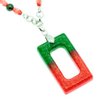 Colar com rectângulo vermelho e verde