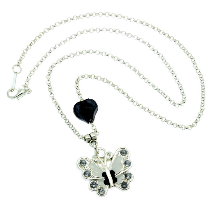 Colar com pendente borboleta preto e branco