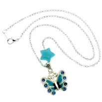 Colar com pendente borboleta azul
