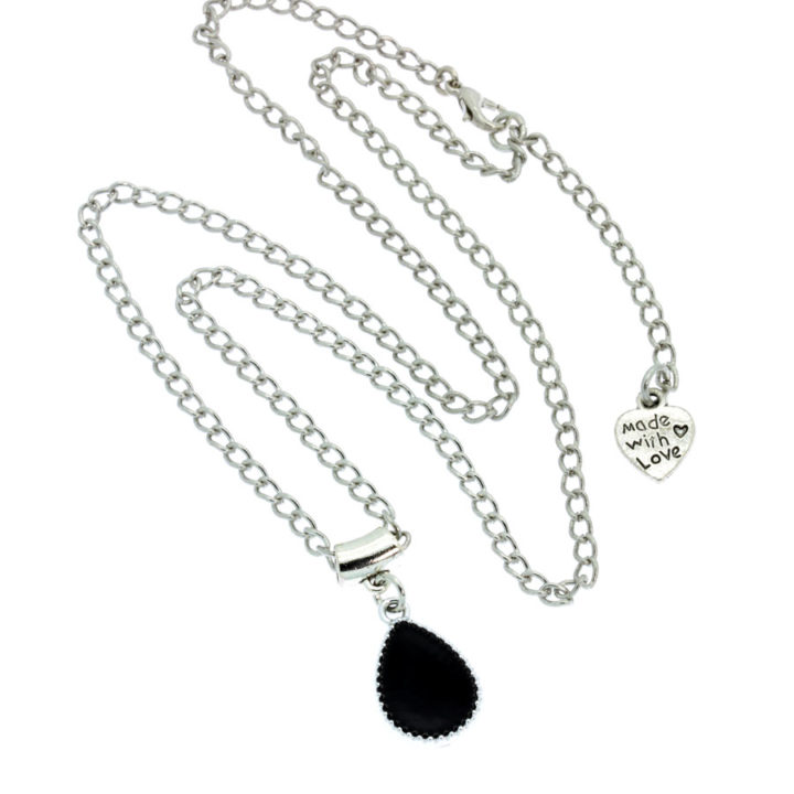 Colar com pendente gota preto