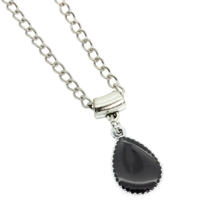 Colar com pendente gota cinzento