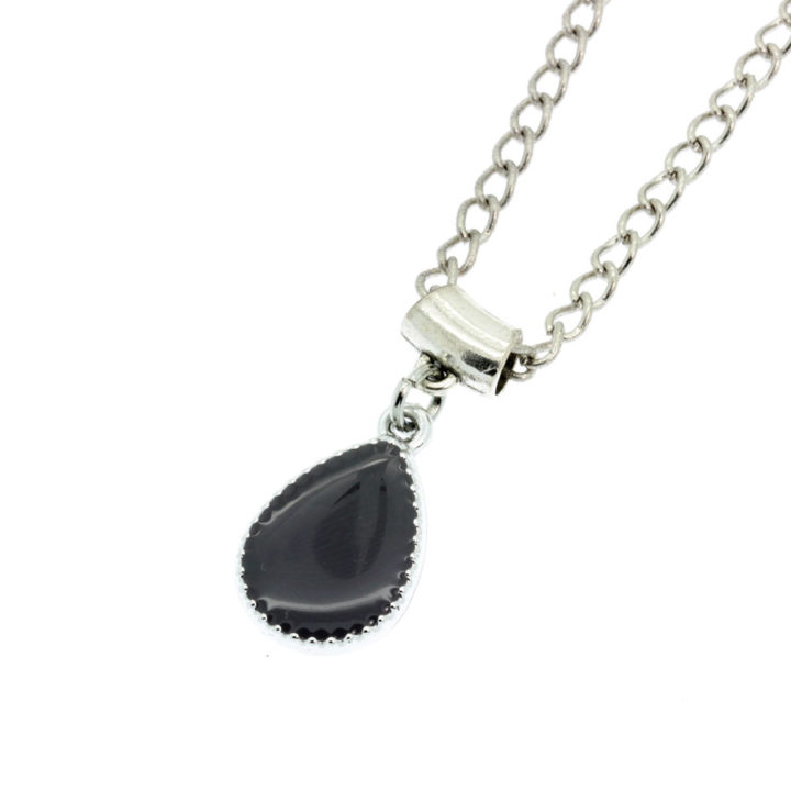 Colar com pendente gota cinzento