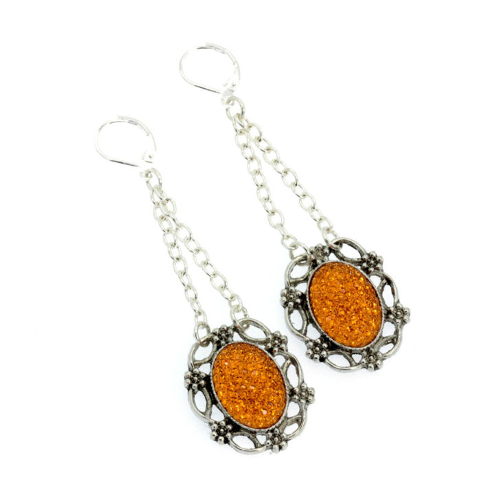 Brincos com pendentes laranja