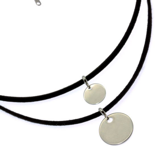 Chocker de camurça com chapas redondas