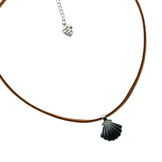 Chocker de camurça com concha