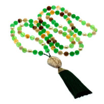 Japamala com pedras naturais jade e quartz verde