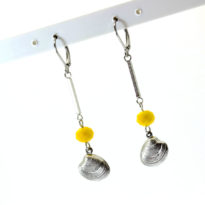 Conjunto colar e brincos conchas amarelo