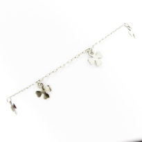 Pulseira de pé com trevos