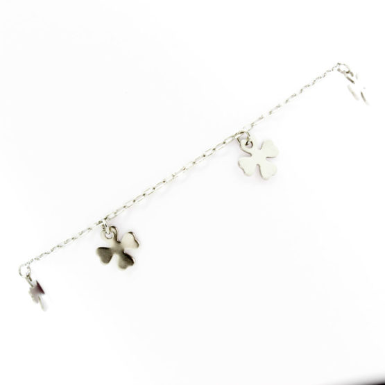 Pulseira de pé com trevos