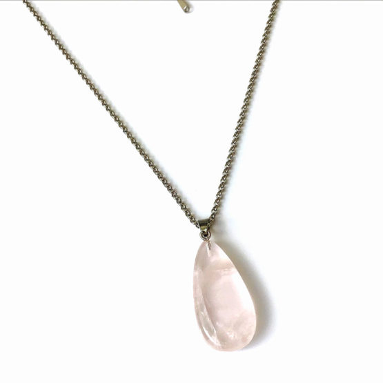 Colar aço com pedra natural Quartz Rosa